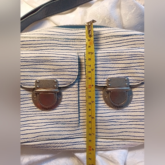 Fossil Riley Crossbody Leather purse white and blue stripes - Picture 7 of 8